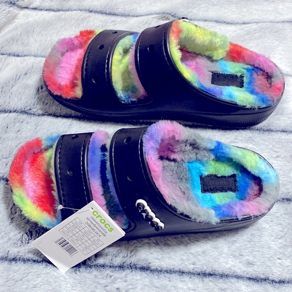 Crocs classic cozzzy spray dye lined sandals - Picture 11 of 15
